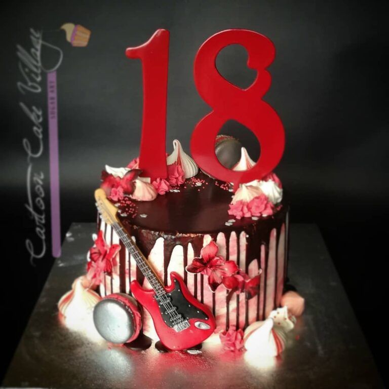 torta compleanno 18 anni chitarra dripcake rock