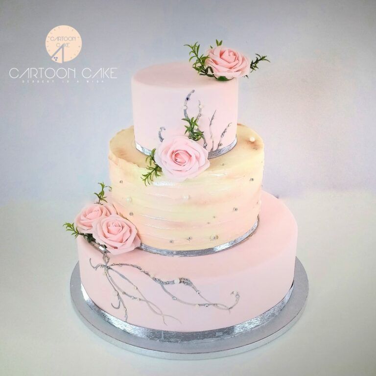 torta matrimonio elegante rose argento