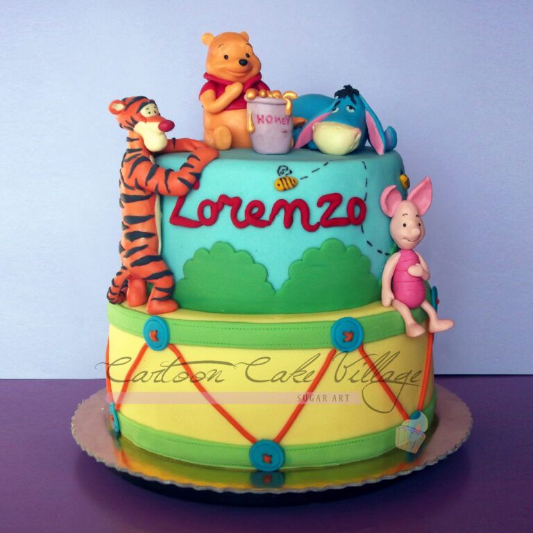 Torta a piani Winni the pooh tigro eyeore pimpi cake topper